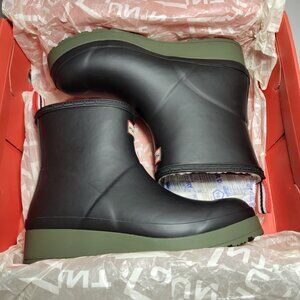 Hunter Women's PLAY™ Insulated Vegan Shearling Short Rain Boots in Black